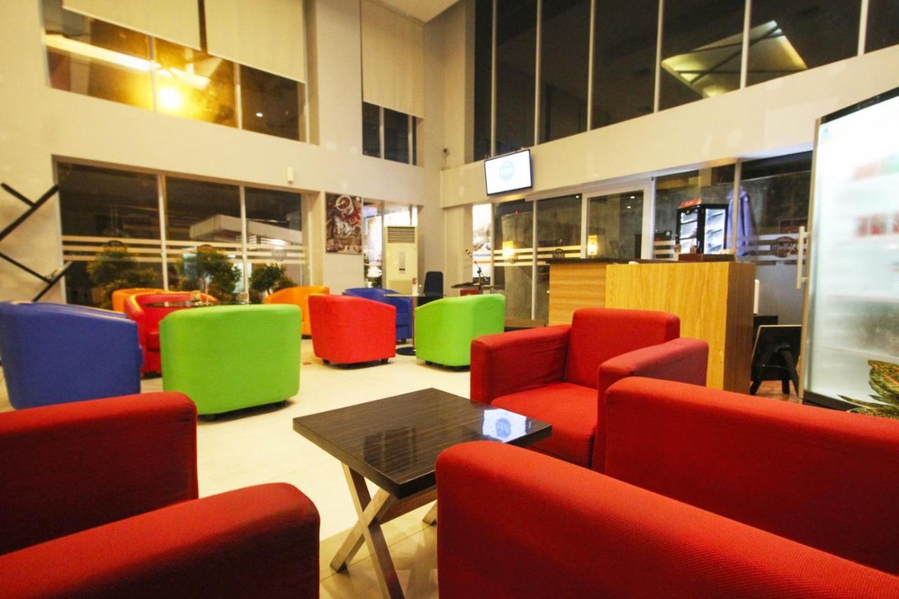 Hotel Dafam Pekanbaru Eksteriør bilde