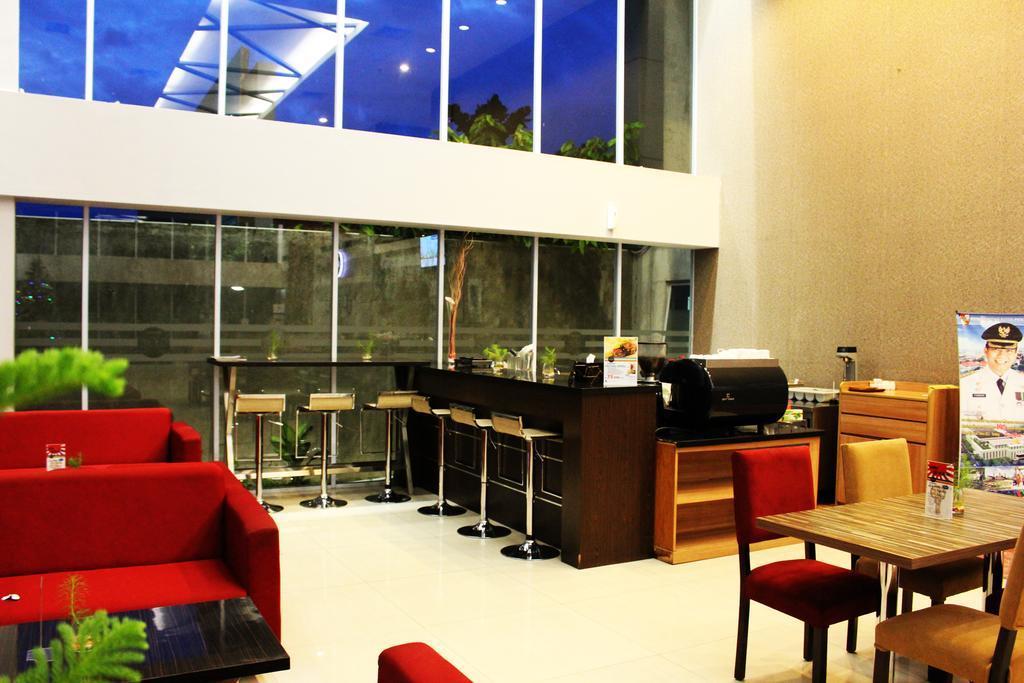 Hotel Dafam Pekanbaru Eksteriør bilde