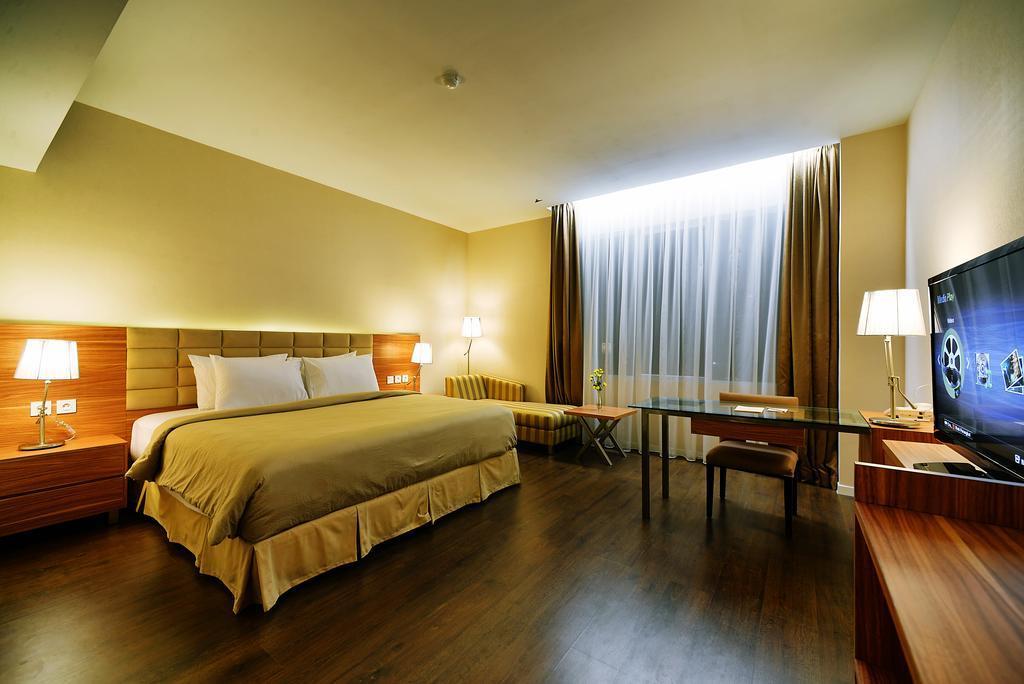 Hotel Dafam Pekanbaru Eksteriør bilde