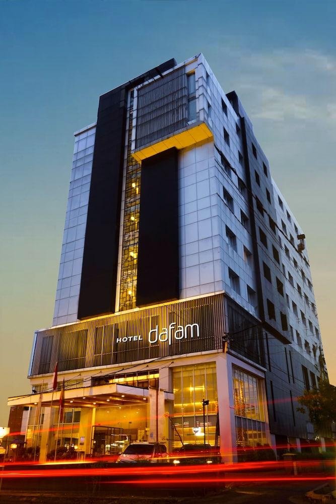 Hotel Dafam Pekanbaru Eksteriør bilde